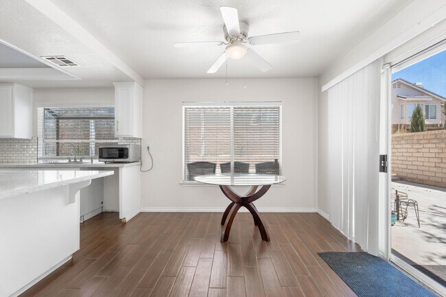 Building Photo - 45322 Pickford Ave