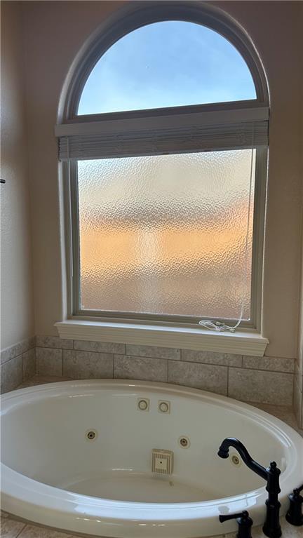 Building Photo - 2005 SW Pinoak Ave