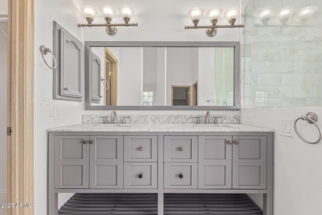 Building Photo - 9665 E Cochise Dr