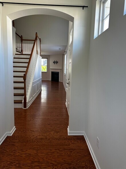 front entry - 11002 Cripple Creek Ln