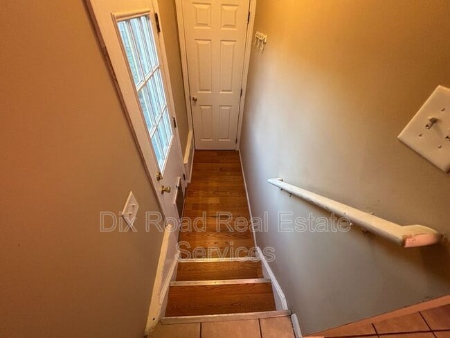 Building Photo - 348 Chase Ave