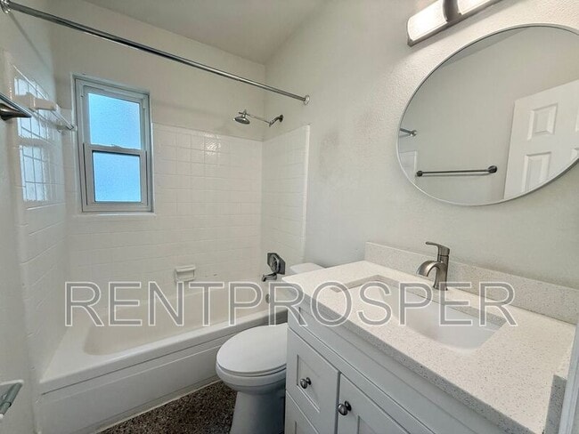 Building Photo - 221 Concord Dr