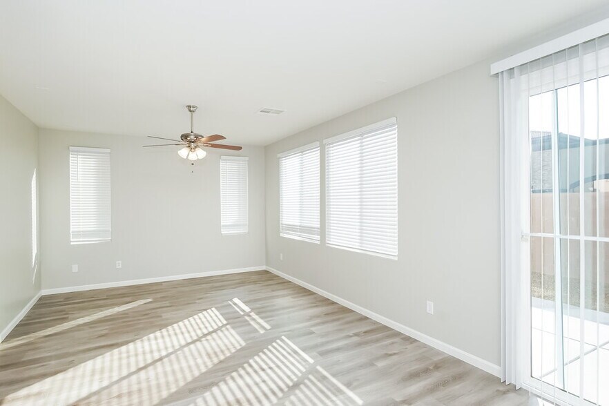 Building Photo - 2405 Breckle Key Ave