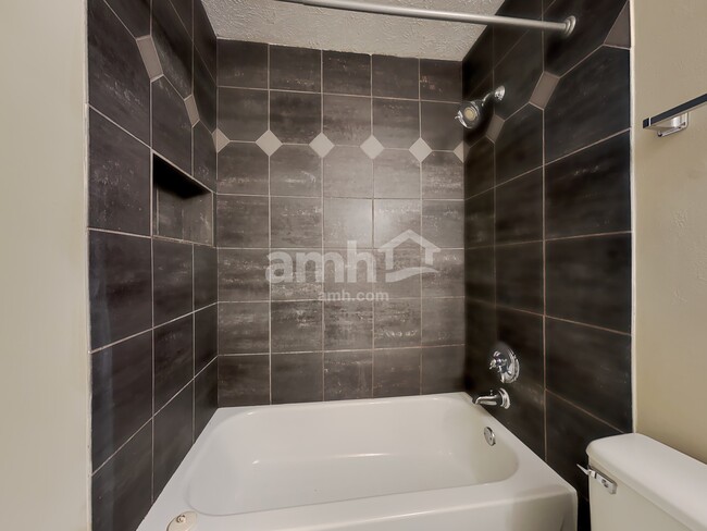 Building Photo - 4758 Jamerson Forest Cir