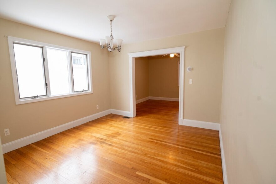 Building Photo - 15 Wheelwright Rd