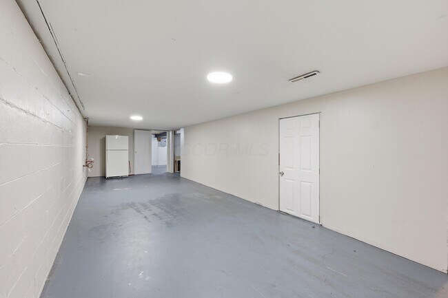 Building Photo - 5240 Carbondale Dr