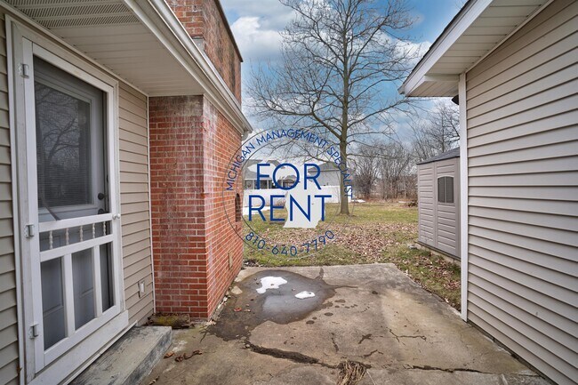 Building Photo - 635 Oda St