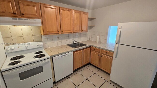 Building Photo - 7801 S Colony Cir
