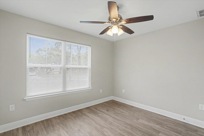 Building Photo - 37 Haida Trail