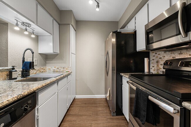 Building Photo - 4641 Wild Indigo St