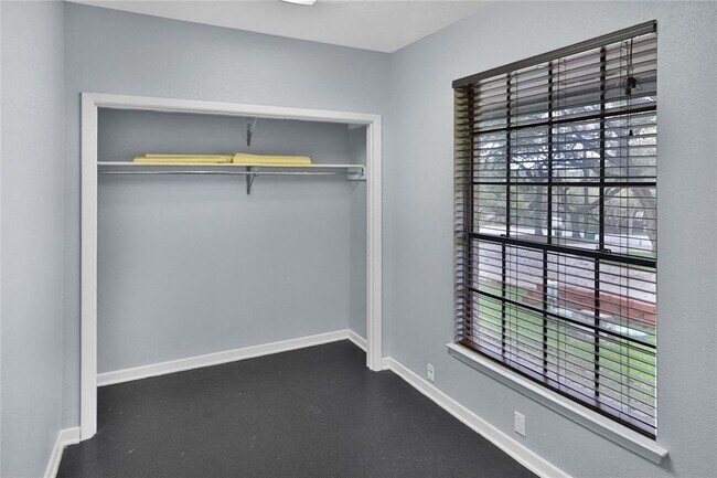 Building Photo - 9328 Blazing Star Trail