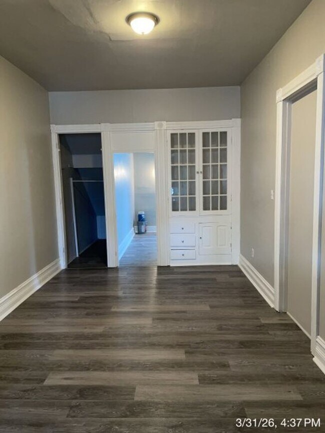 Building Photo - 1046 Walnut St