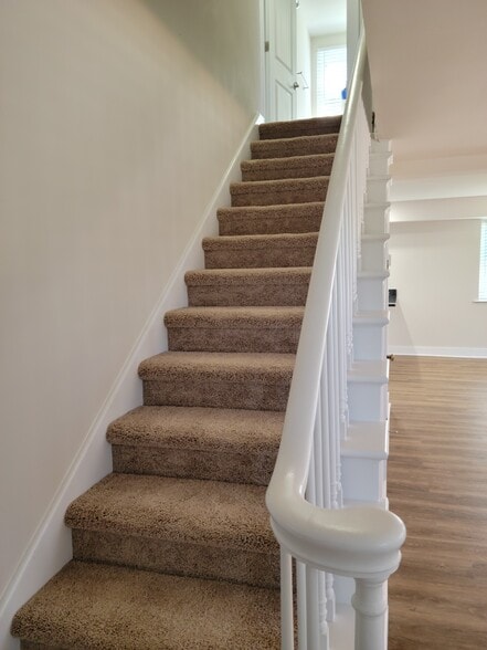 Building Photo - 498 Manatawny St