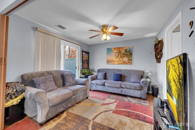 Building Photo - 89 Doe Ct