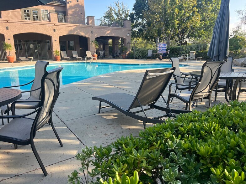 Building Photo - 17161 Alva Rd