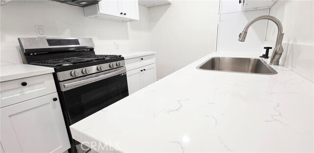 Building Photo - 10527 Western Ave