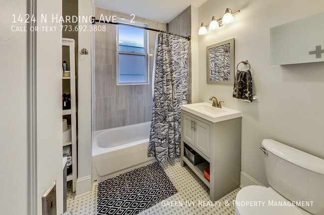 Building Photo - 1424 N Harding Ave