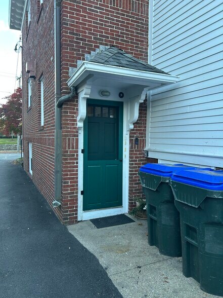 Building Photo - 294 Butler Ave
