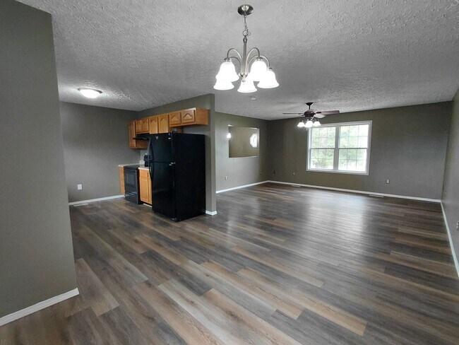 Building Photo - 15430 Top Dr