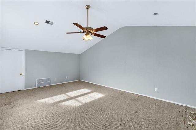 Building Photo - 26 Oakbrook Dr