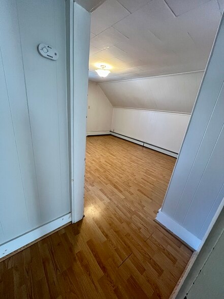 Building Photo - 43 Spruce St