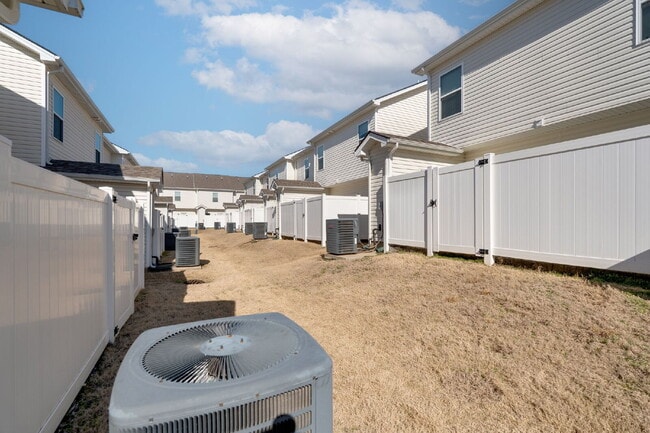 Building Photo - "Charming 2-Bedroom Townhouse Retreat on Staten Drive – Spacious 1,285 Sq. Ft. with 2 Full Baths ...