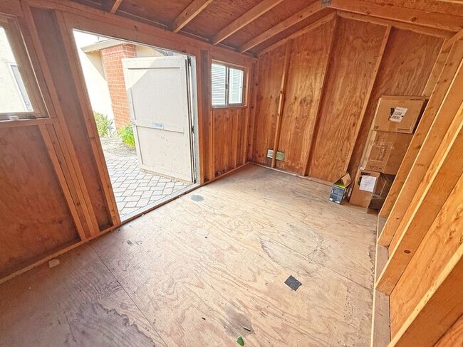 Building Photo - 1808 Loch Ness Way