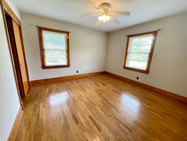 Building Photo - Nice home near downtown Athens!