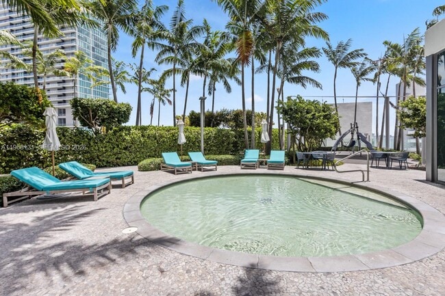 Building Photo - 480 NE 31st St