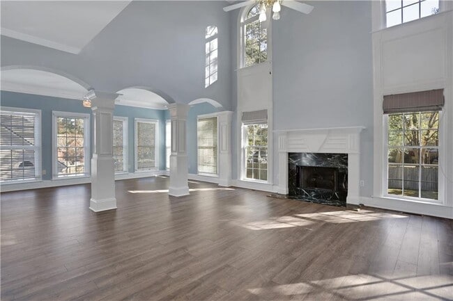 Building Photo - 127 Tara Blvd