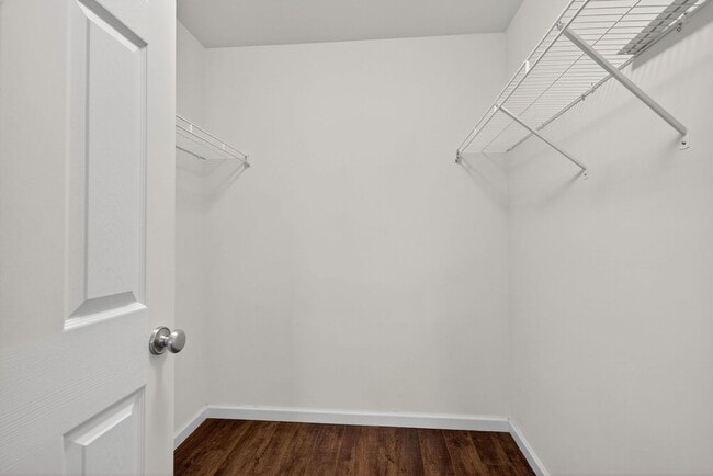 Building Photo - Charming 4-Bedroom Home in Springhurst Com...