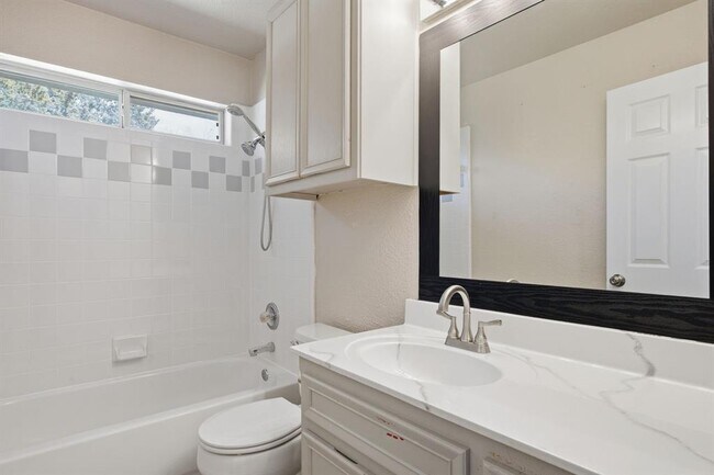 Building Photo - 141 Comanche Trail