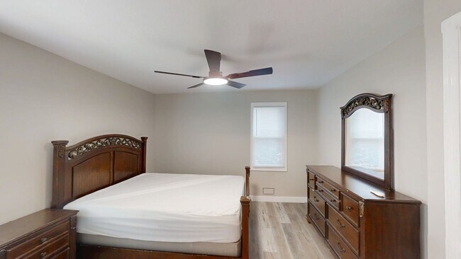 Building Photo - 1022 Oakdale Rd