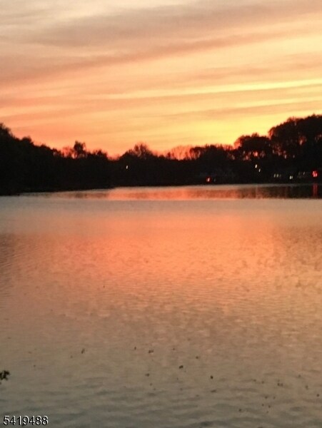 Building Photo - 20 Seneca Trl