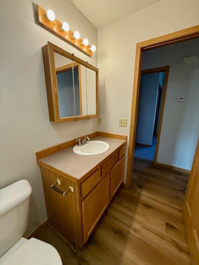 Building Photo - 726 Meagher Ave