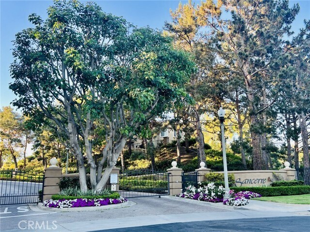 Building Photo - 29 Calvados