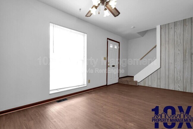 Building Photo - 141 Beacon Run W