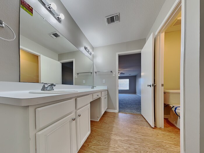 Building Photo - 10515 Berclair Dr