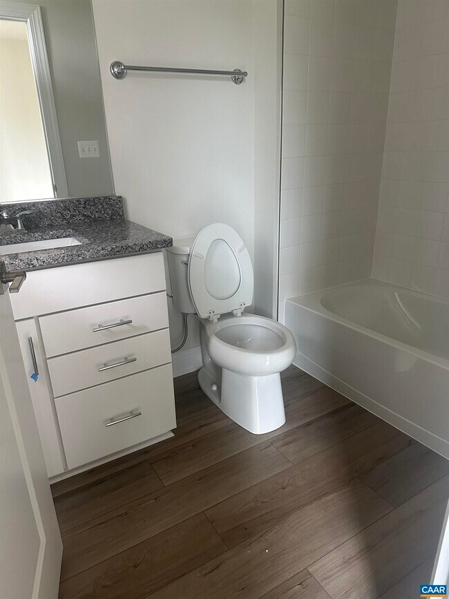 Building Photo - 2024 Calico Ct