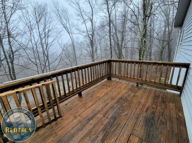 Building Photo - 387 Sugarloaf Rd