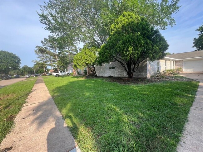 Building Photo - 9423 Kristin Dr