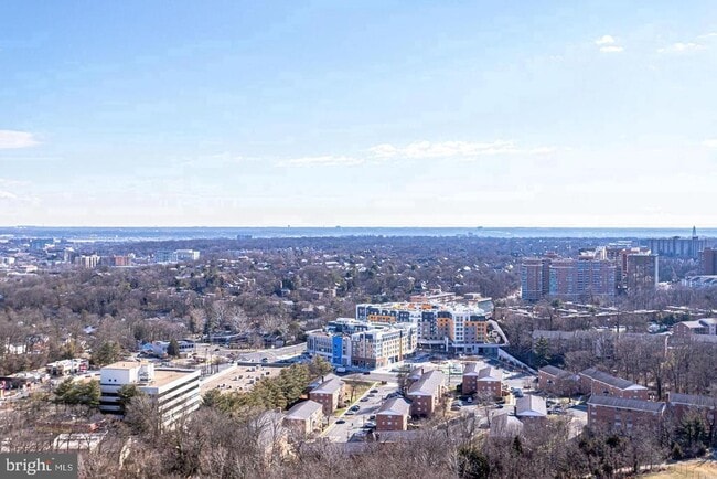 Building Photo - 3705 S George Mason Dr