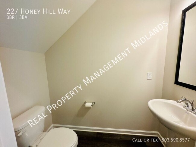 Building Photo - 227 Honey Hill Way