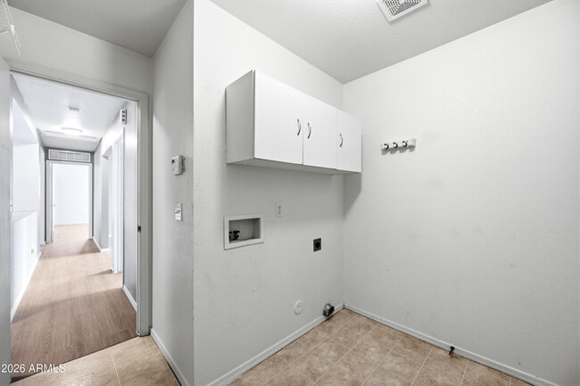 Building Photo - 3057 W Lucia Dr