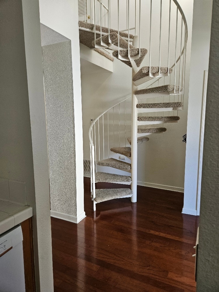 hallway - 7532 Seaspring Dr