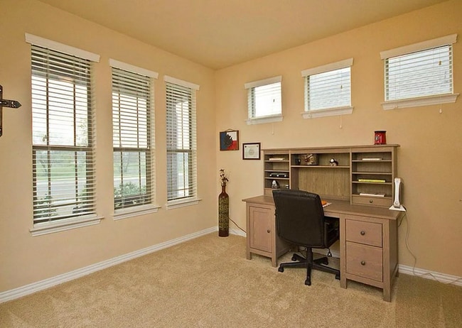 Building Photo - Charming 4 beds 2.5 baths in Pflugerville