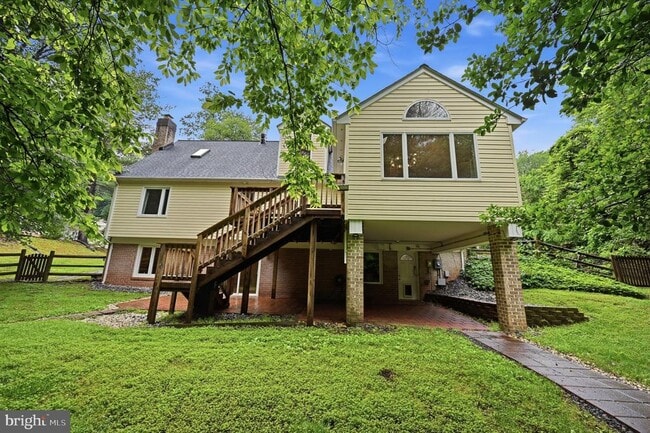 Building Photo - 2506 Pinoak Ln