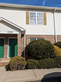 Building Photo - 2BD/1.5BA Townhome At Strawberry Patch Com...