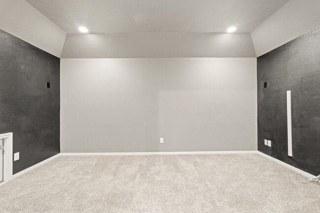 Building Photo - 9722 Massanutten Ln