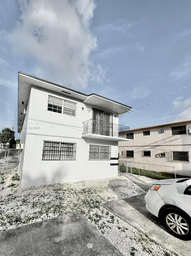 Building Photo - 2617 NW 23rd Ave